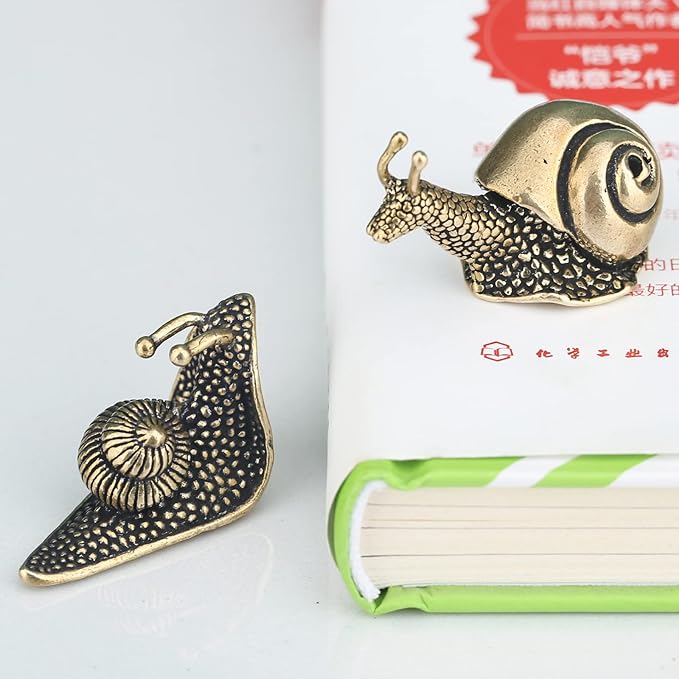 2pcs Snail decor Outdoor pond Garden snail figurine Brass Snail With feng shui decorative effect The meaning of the snail walk slowly and have a safe journey,Suitable for computer desk decoration